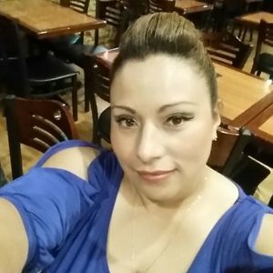 Meet your Posher, Alma